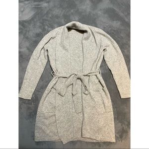 Sofiacashmere light grey cardigan